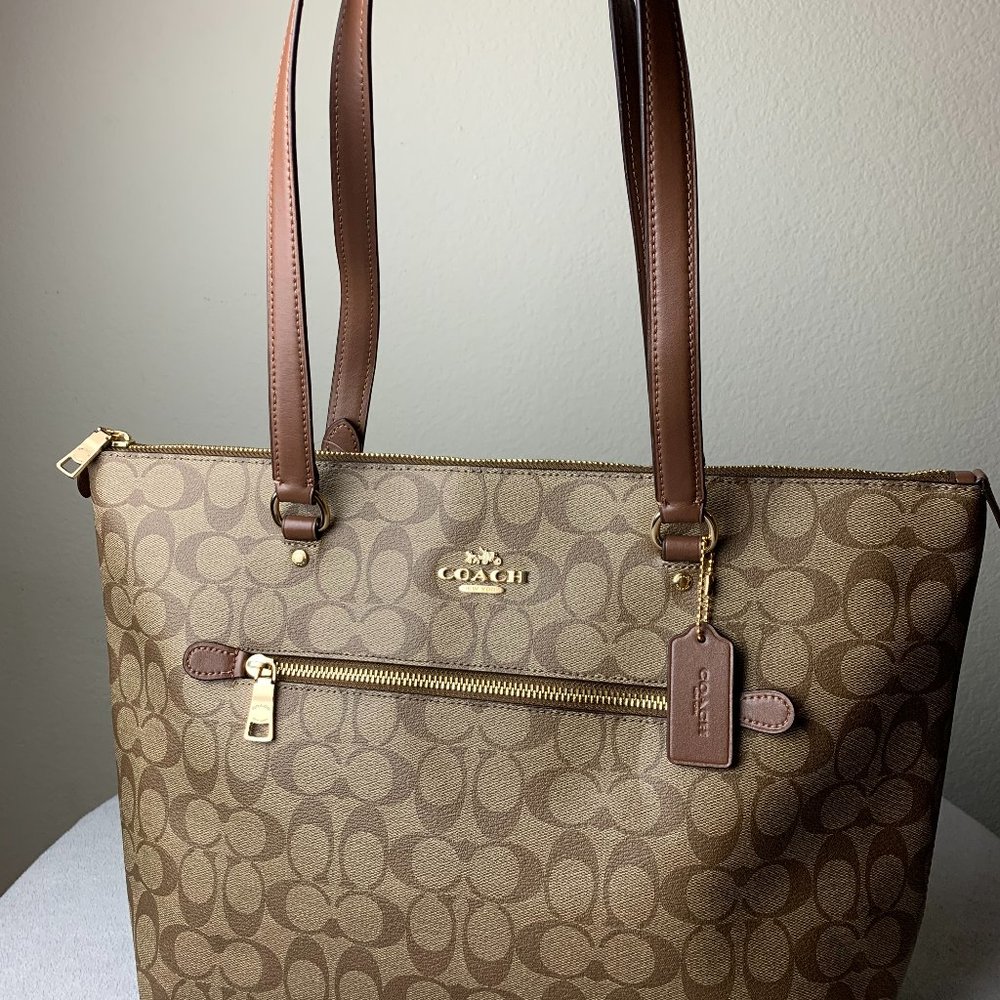 Coach Signature Gallery Tote